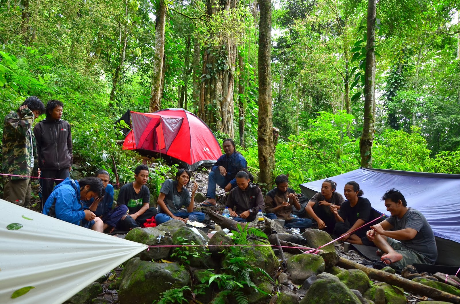 Panduan Memilih Drone Terbaik Untuk Pemotretan Kegiatan Petualangan Lintas Alam: Rekam Semangat Petualangan Dari Udara