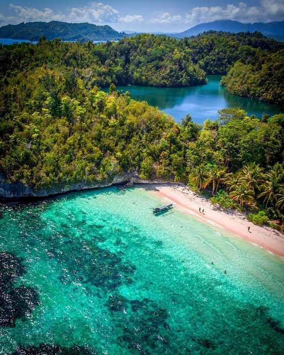 Menyusuri Destinasi Wisata Tersembunyi Indonesia Dengan Teknologi Drone