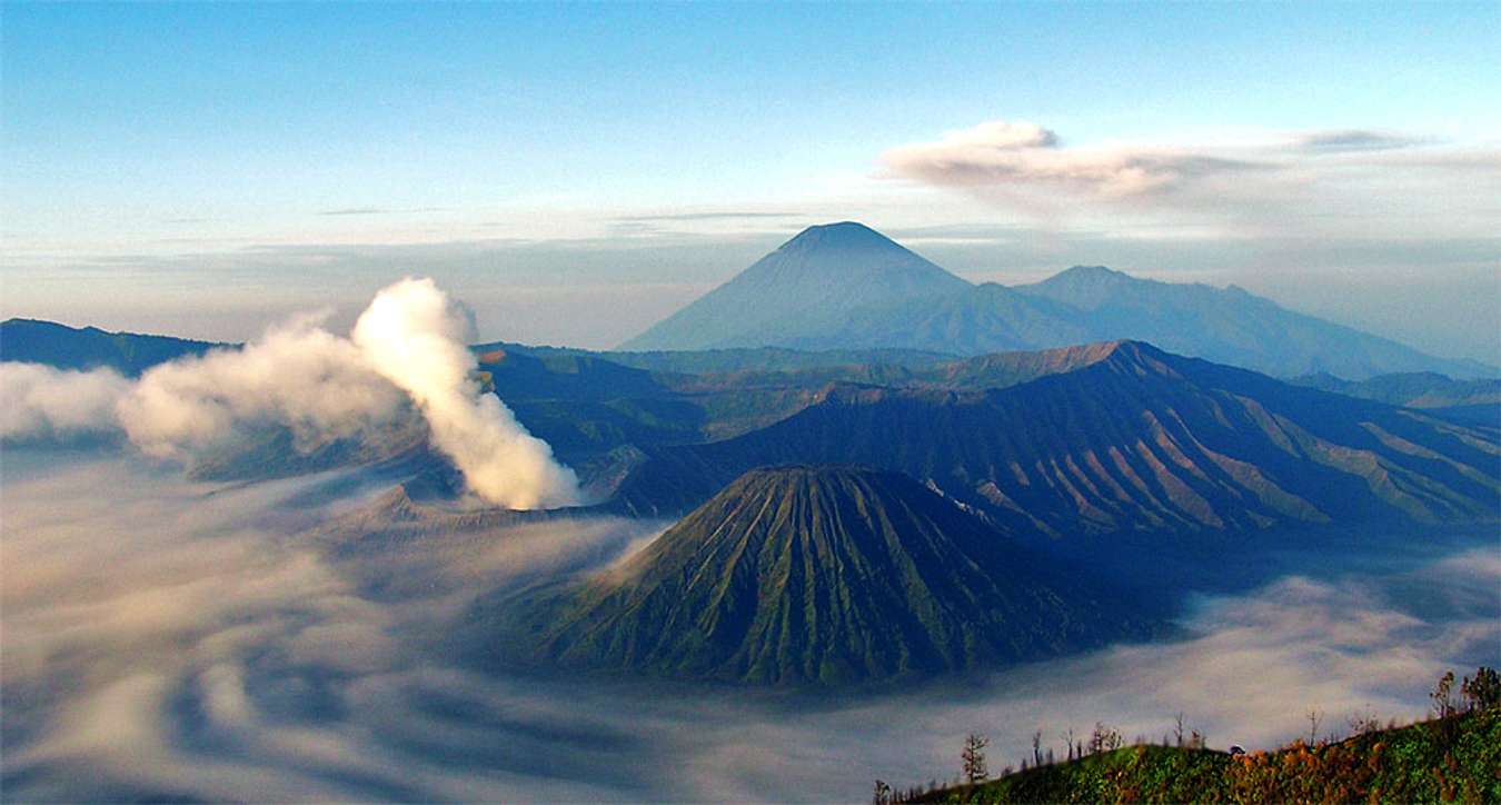 Mengabadikan Perjalanan Anda: Keindahan Alam Indonesia Dari Udara Dengan Drone